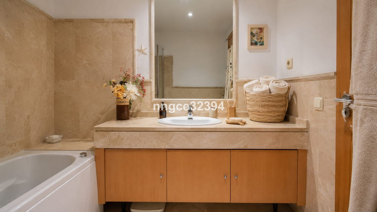 Se vende Apartamento Planta Media de 2 dormitorios en Costa Del Sol, Málaga, España