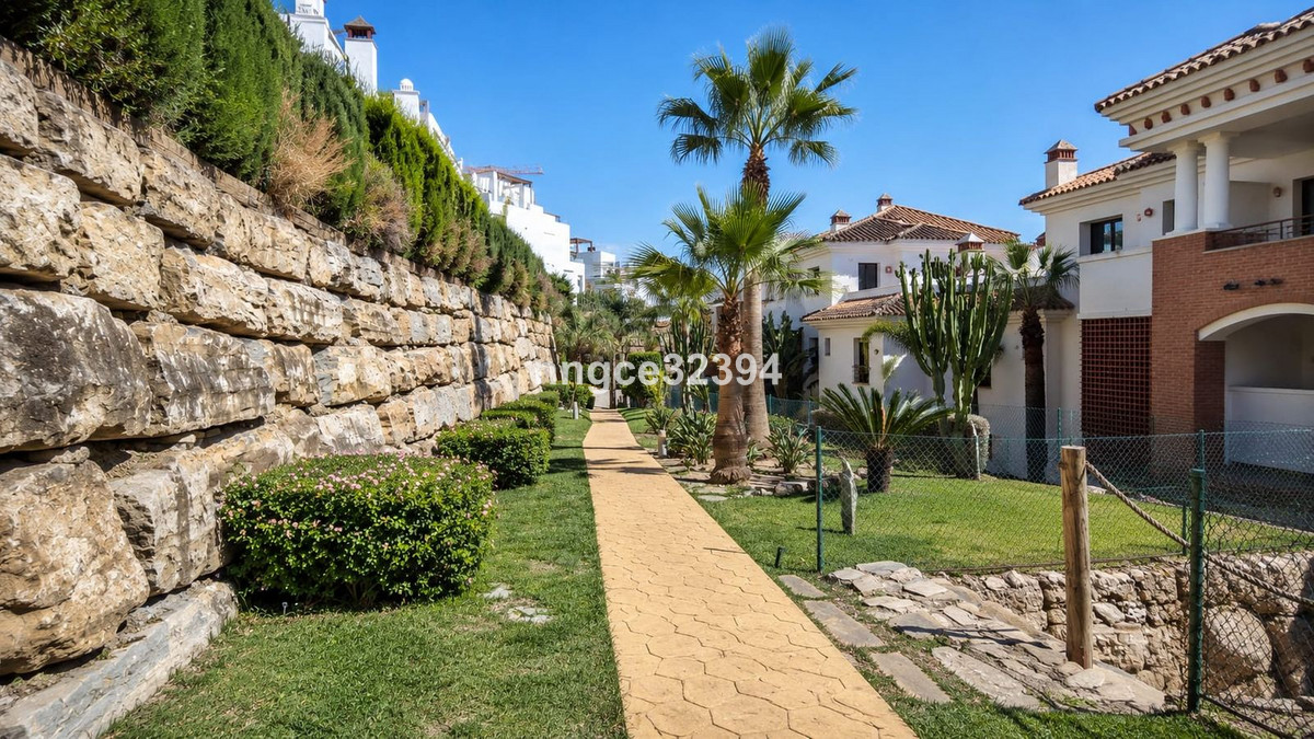 Se vende Apartamento Planta Media de 2 dormitorios en Costa Del Sol, Málaga, España