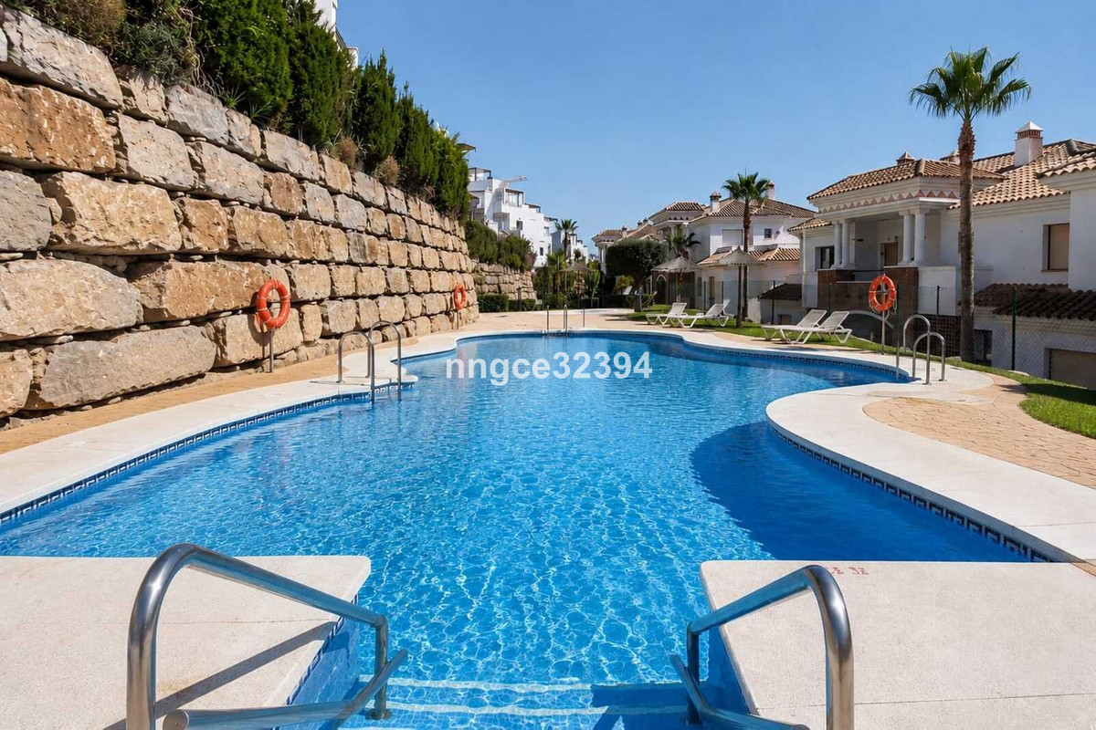 Se vende Apartamento Planta Media de 2 dormitorios en Costa Del Sol, Málaga, España