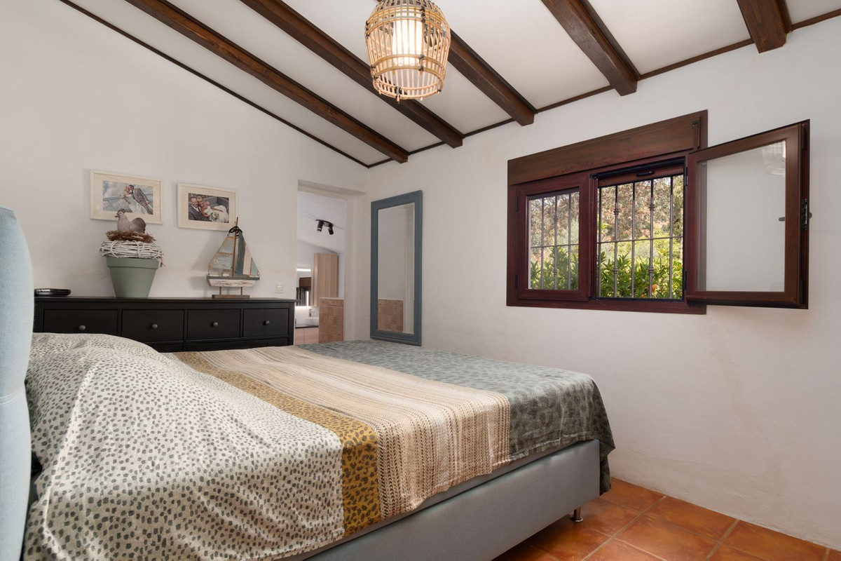 Se vende Finca - Cortijo de 3 dormitorios en Costa Del Sol, Málaga, España