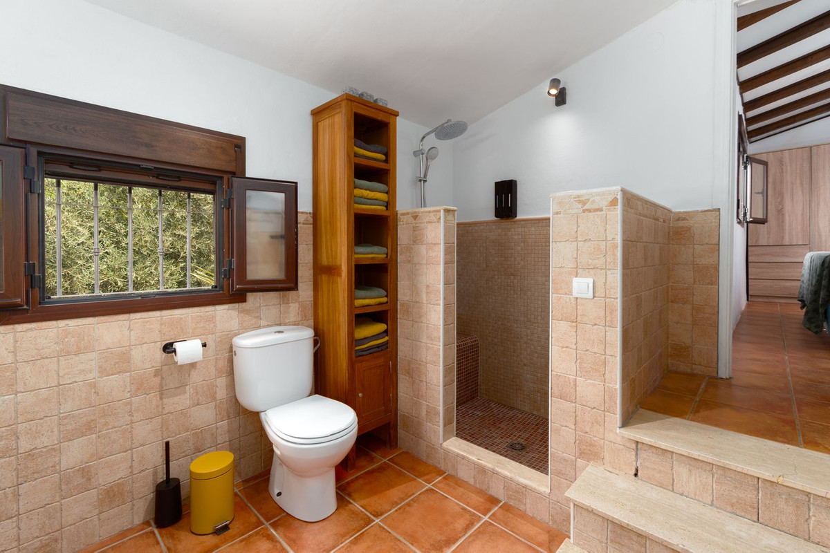 Se vende Finca - Cortijo de 3 dormitorios en Costa Del Sol, Málaga, España