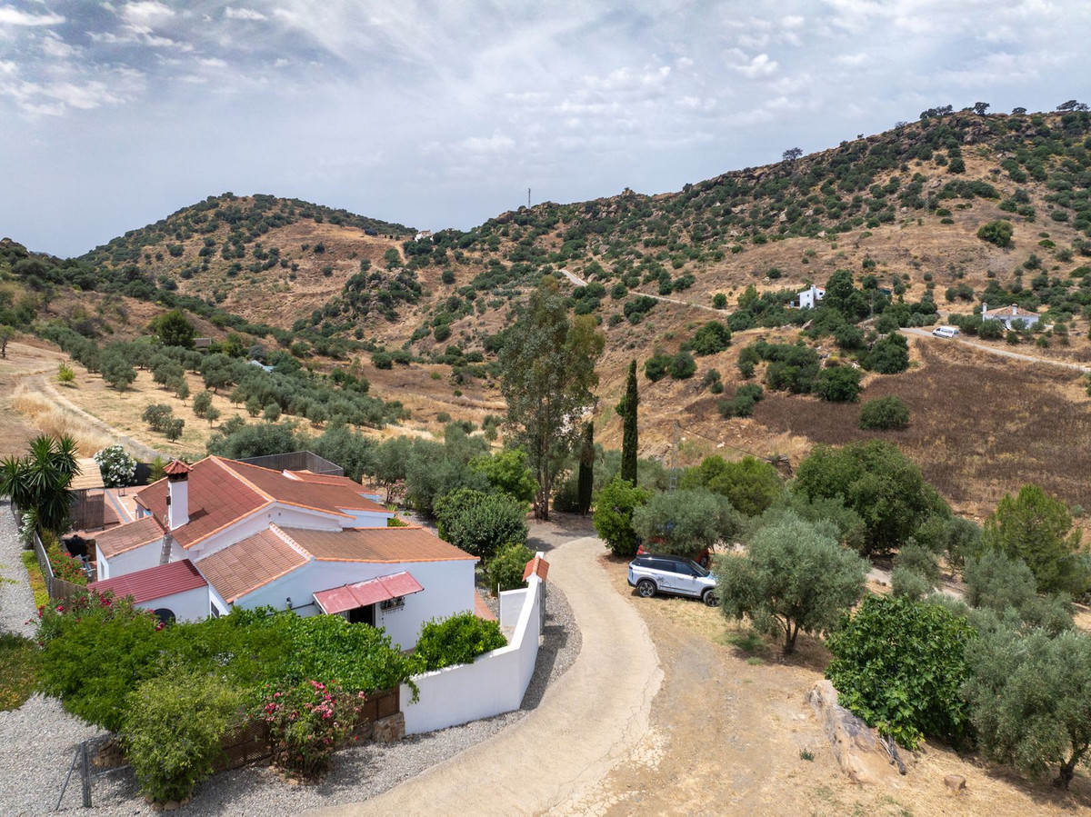 Se vende Finca - Cortijo de 3 dormitorios en Costa Del Sol, Málaga, España