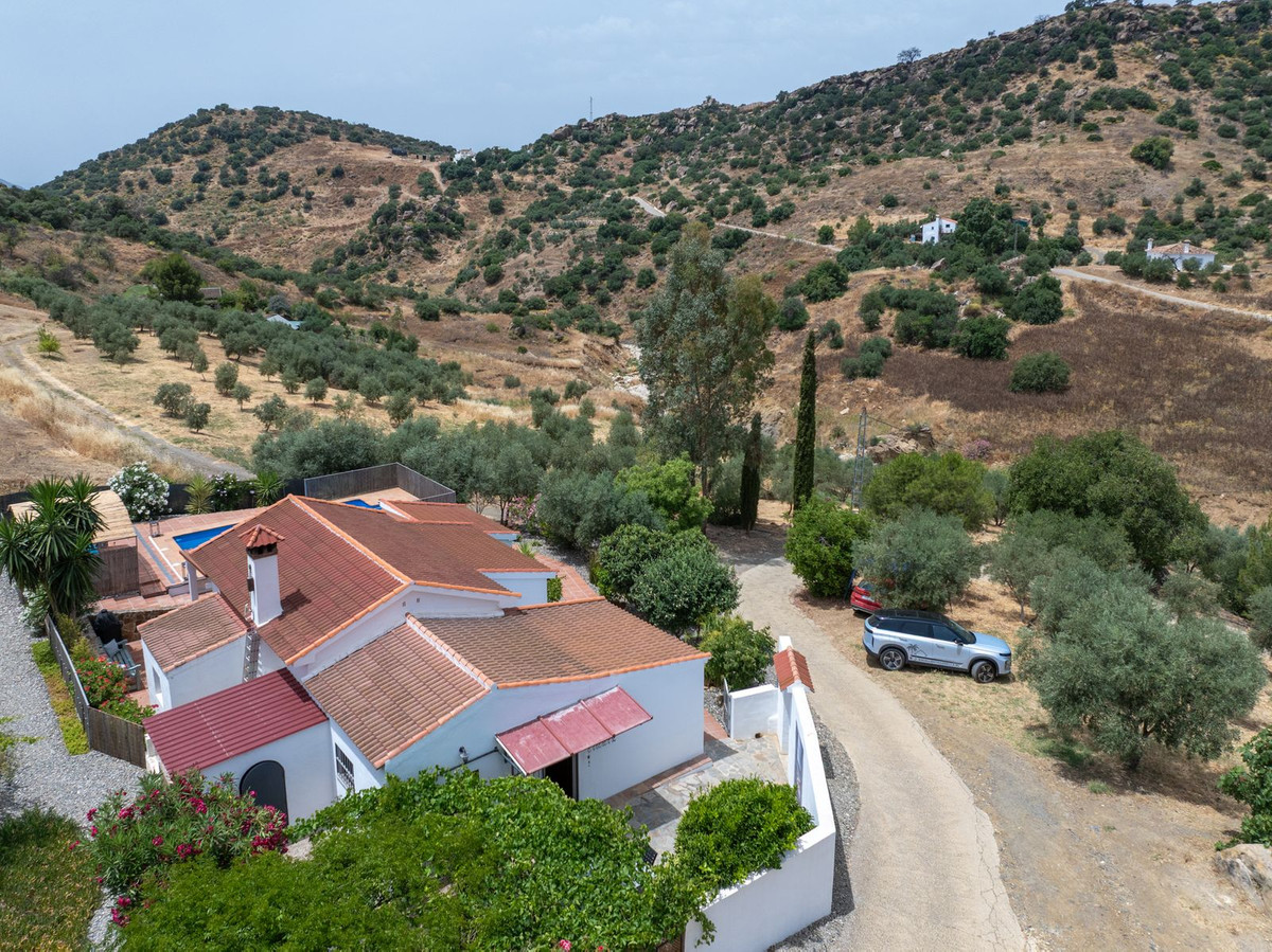 Se vende Finca - Cortijo de 3 dormitorios en Costa Del Sol, Málaga, España