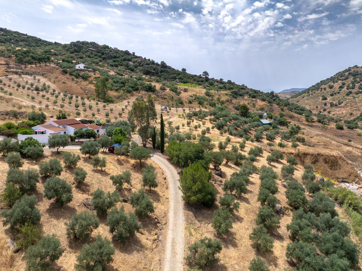 Se vende Finca - Cortijo de 3 dormitorios en Costa Del Sol, Málaga, España