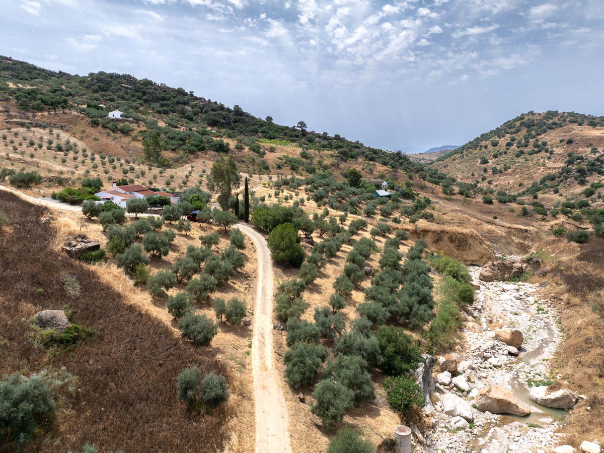 Se vende Finca - Cortijo de 3 dormitorios en Costa Del Sol, Málaga, España
