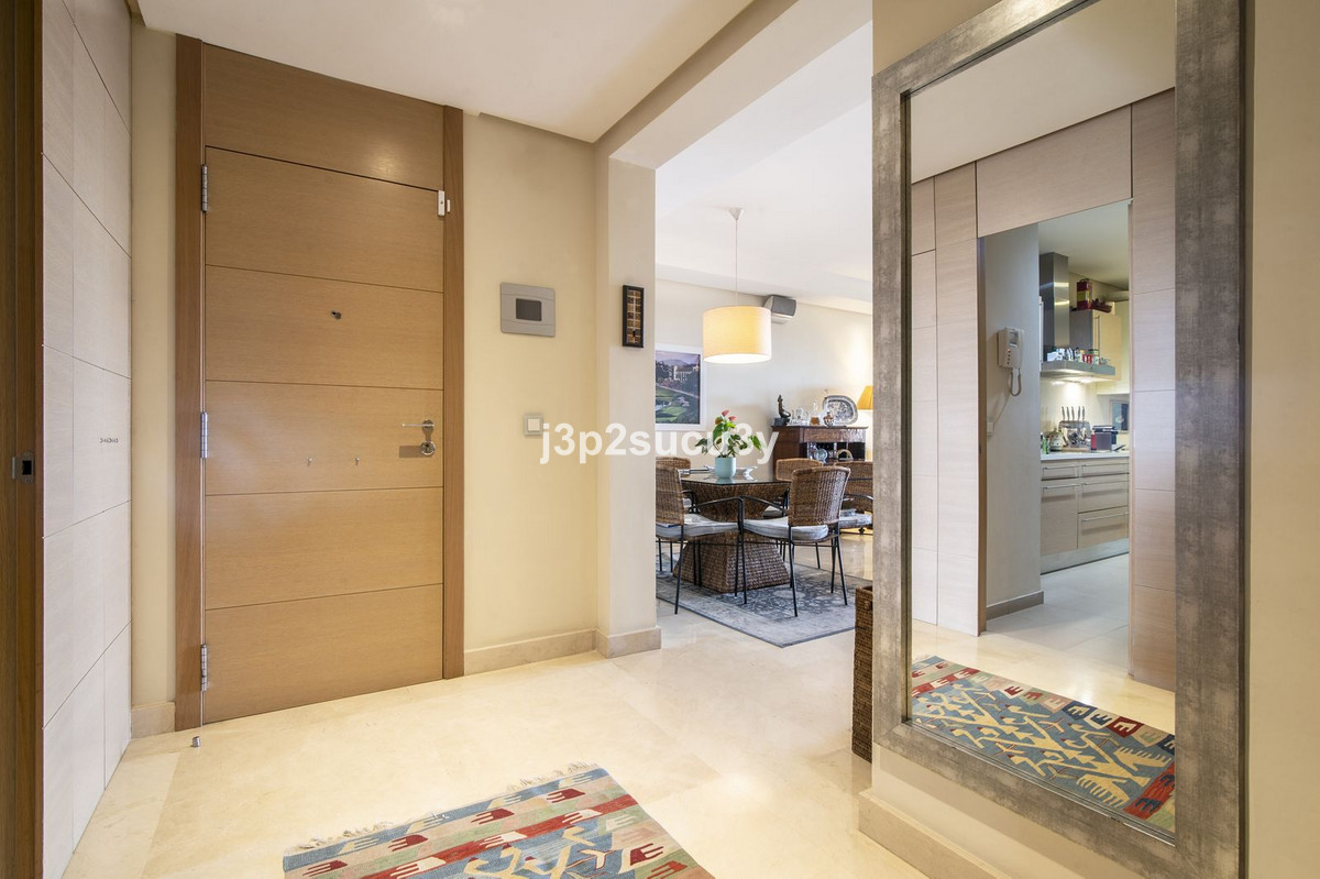 2 Bed Apartment for sale in La Quinta Costa Del Sol, Málaga, Spain