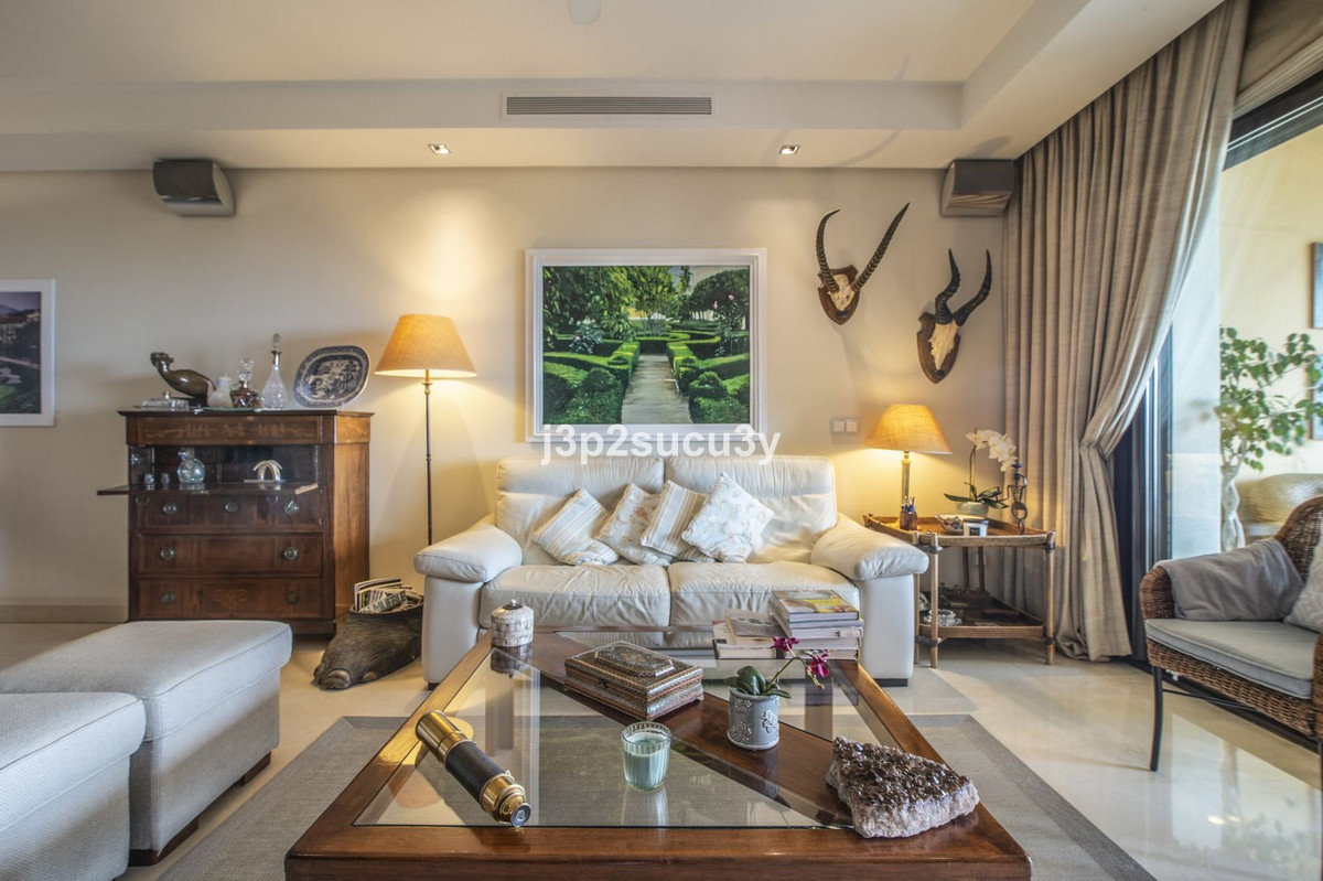 2 Bed Apartment for sale in La Quinta Costa Del Sol, Málaga, Spain