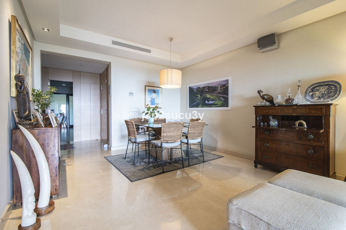 2 Bed Apartment for sale in La Quinta Costa Del Sol, Málaga, Spain