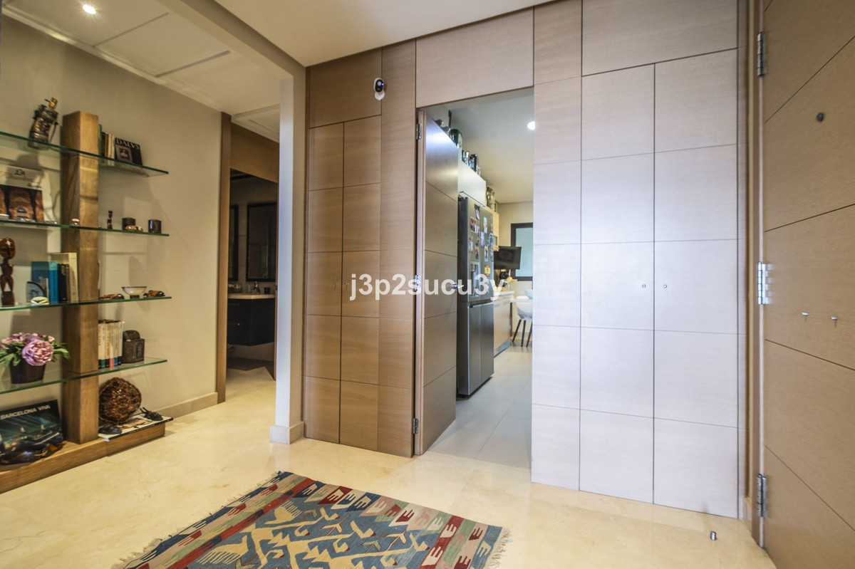 2 Bed Apartment for sale in La Quinta Costa Del Sol, Málaga, Spain
