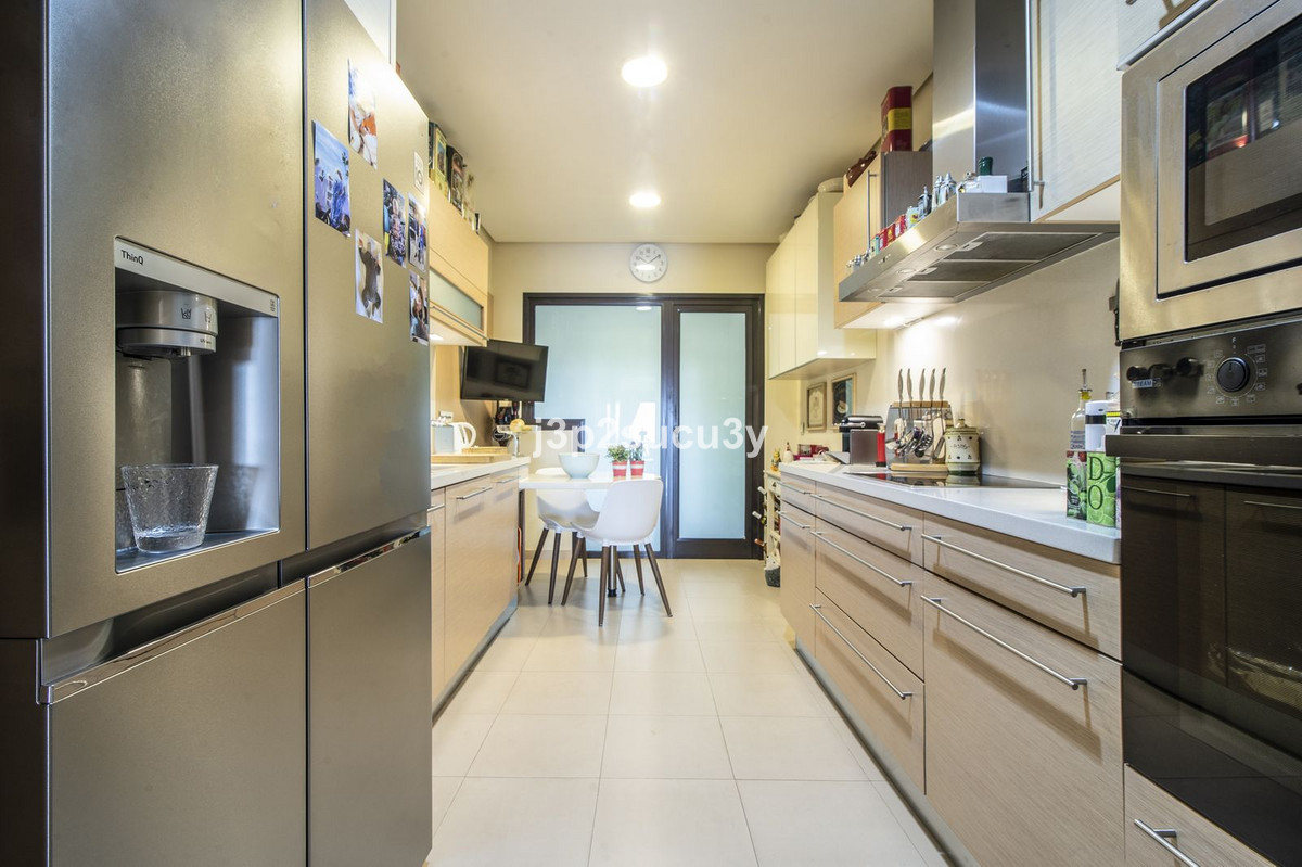 2 Bed Apartment for sale in La Quinta Costa Del Sol, Málaga, Spain
