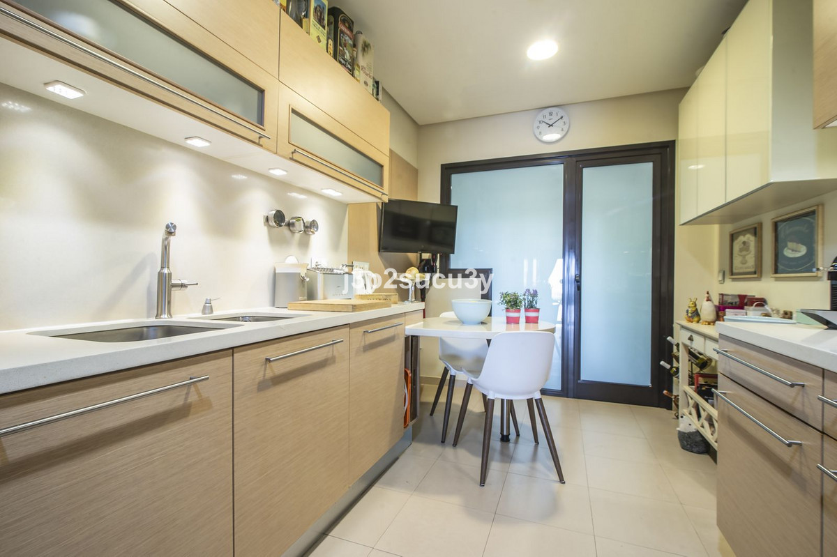 2 Bed Apartment for sale in La Quinta Costa Del Sol, Málaga, Spain
