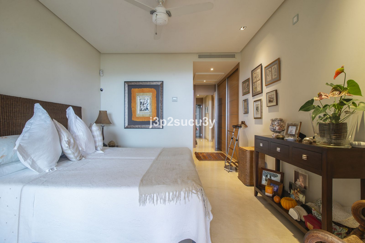 2 Bed Apartment for sale in La Quinta Costa Del Sol, Málaga, Spain