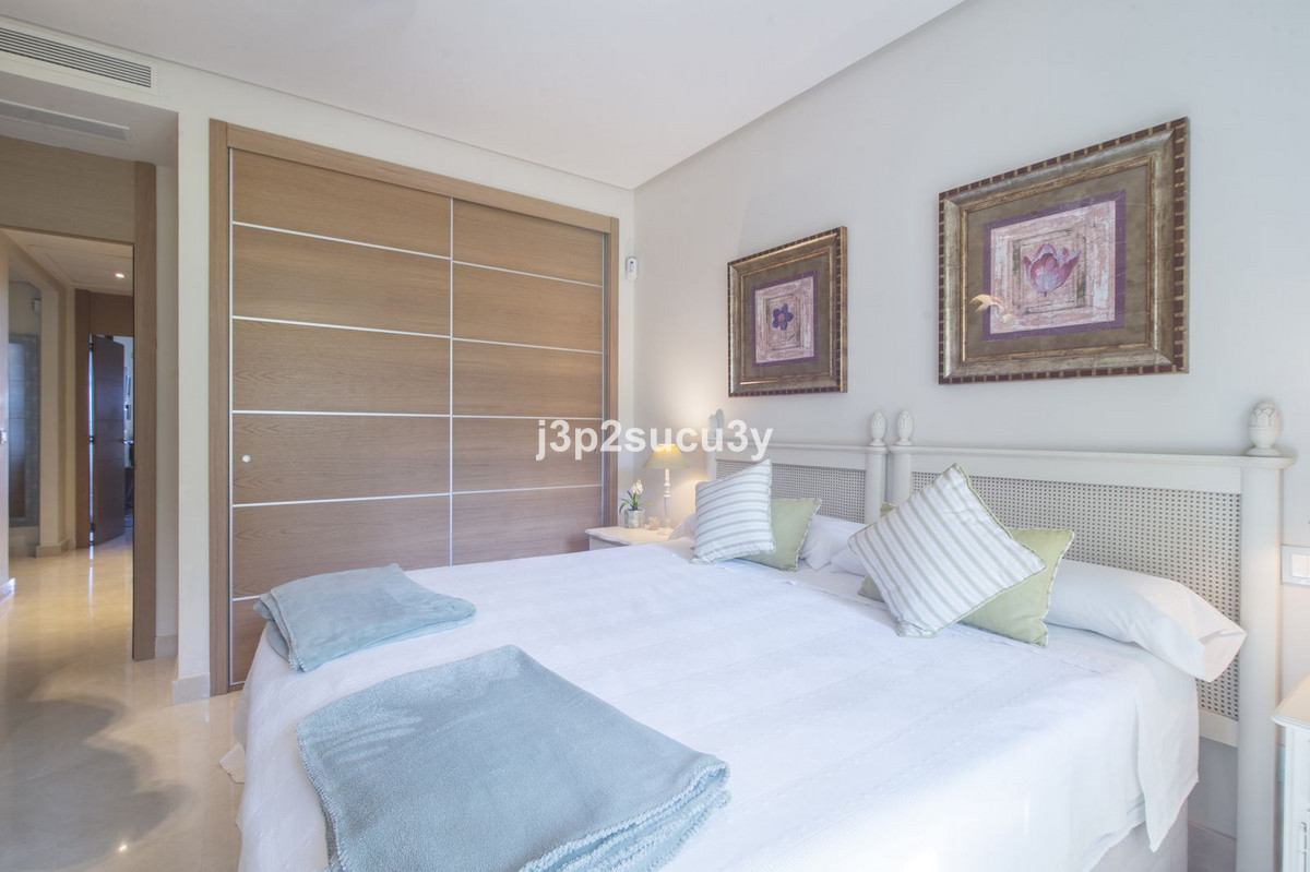 2 Bed Apartment for sale in La Quinta Costa Del Sol, Málaga, Spain