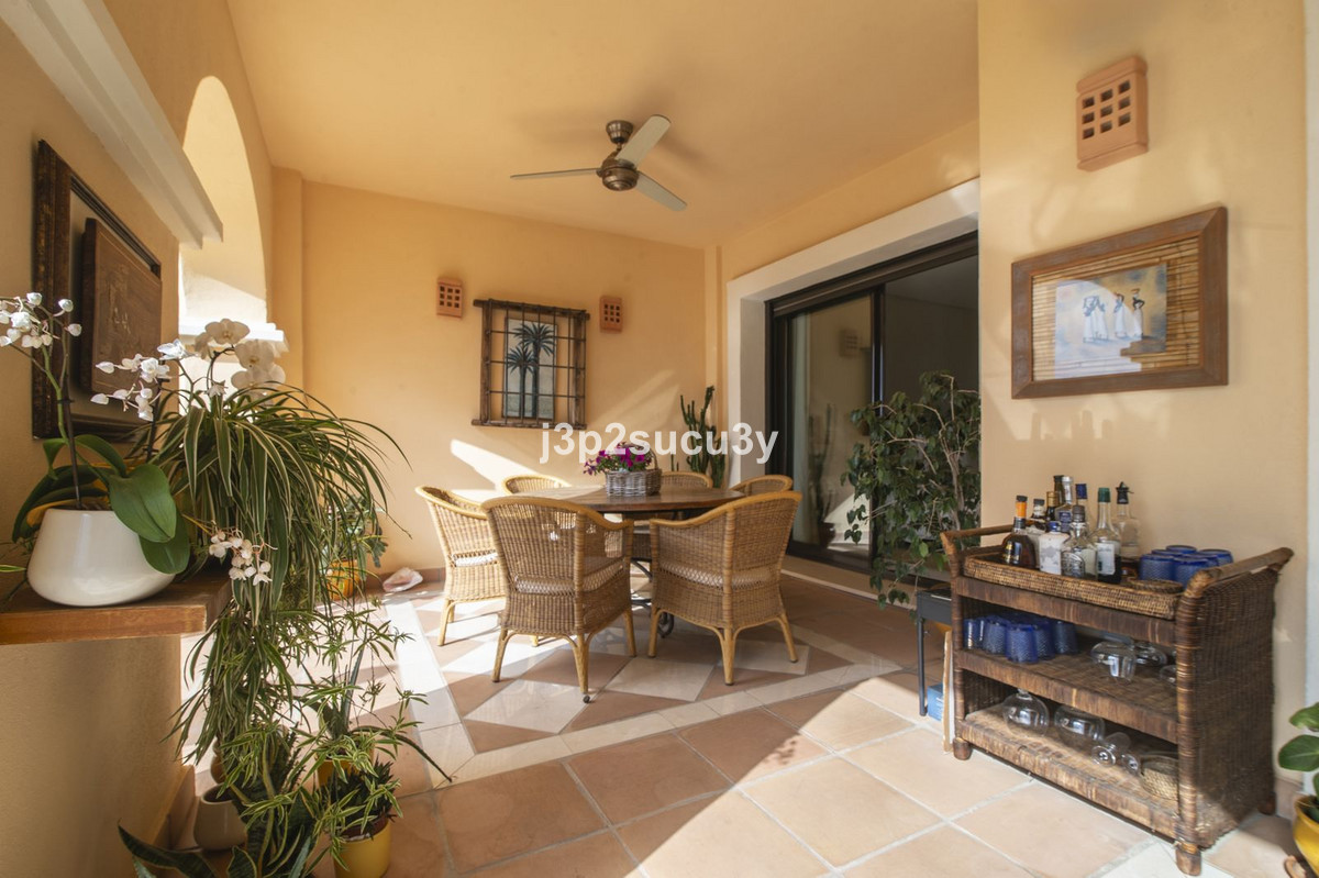 2 Bed Apartment for sale in La Quinta Costa Del Sol, Málaga, Spain