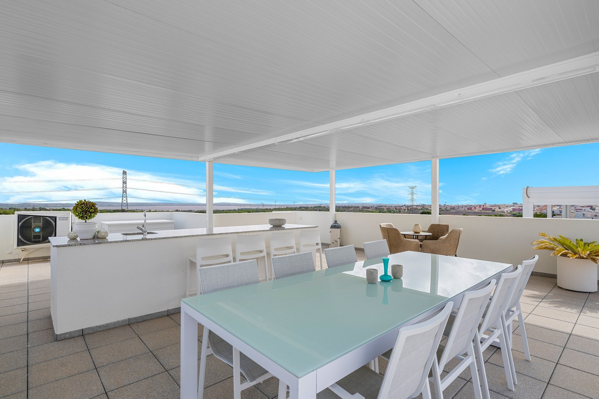 5 Bed Townhouse for sale in Villamartin Costa Blanca, Alicante, Spain