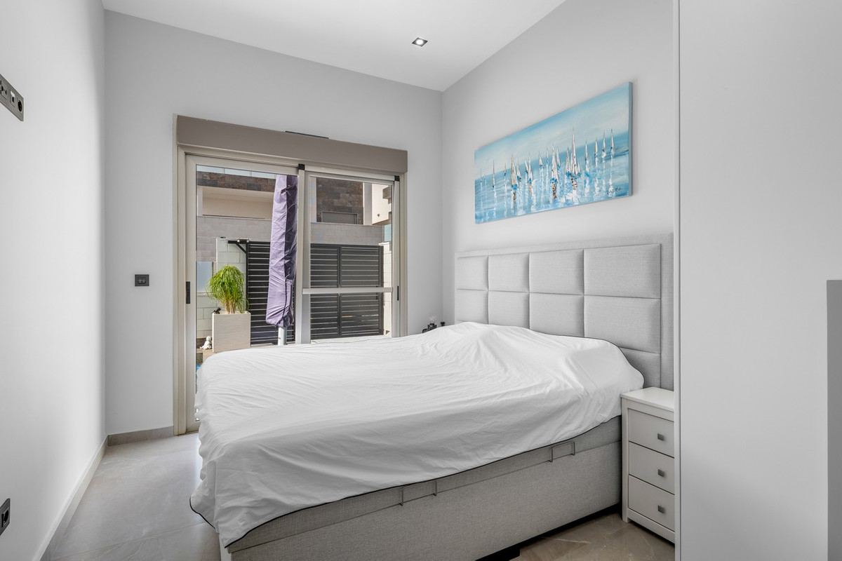 5 Bed Townhouse for sale in Villamartin Costa Blanca, Alicante, Spain