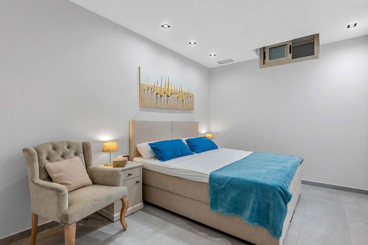 5 Bed Townhouse for sale in Villamartin Costa Blanca, Alicante, Spain