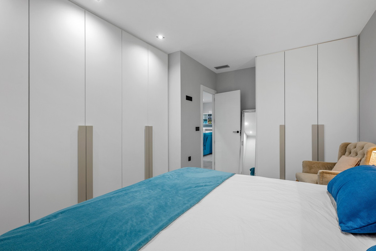 5 Bed Townhouse for sale in Villamartin Costa Blanca, Alicante, Spain