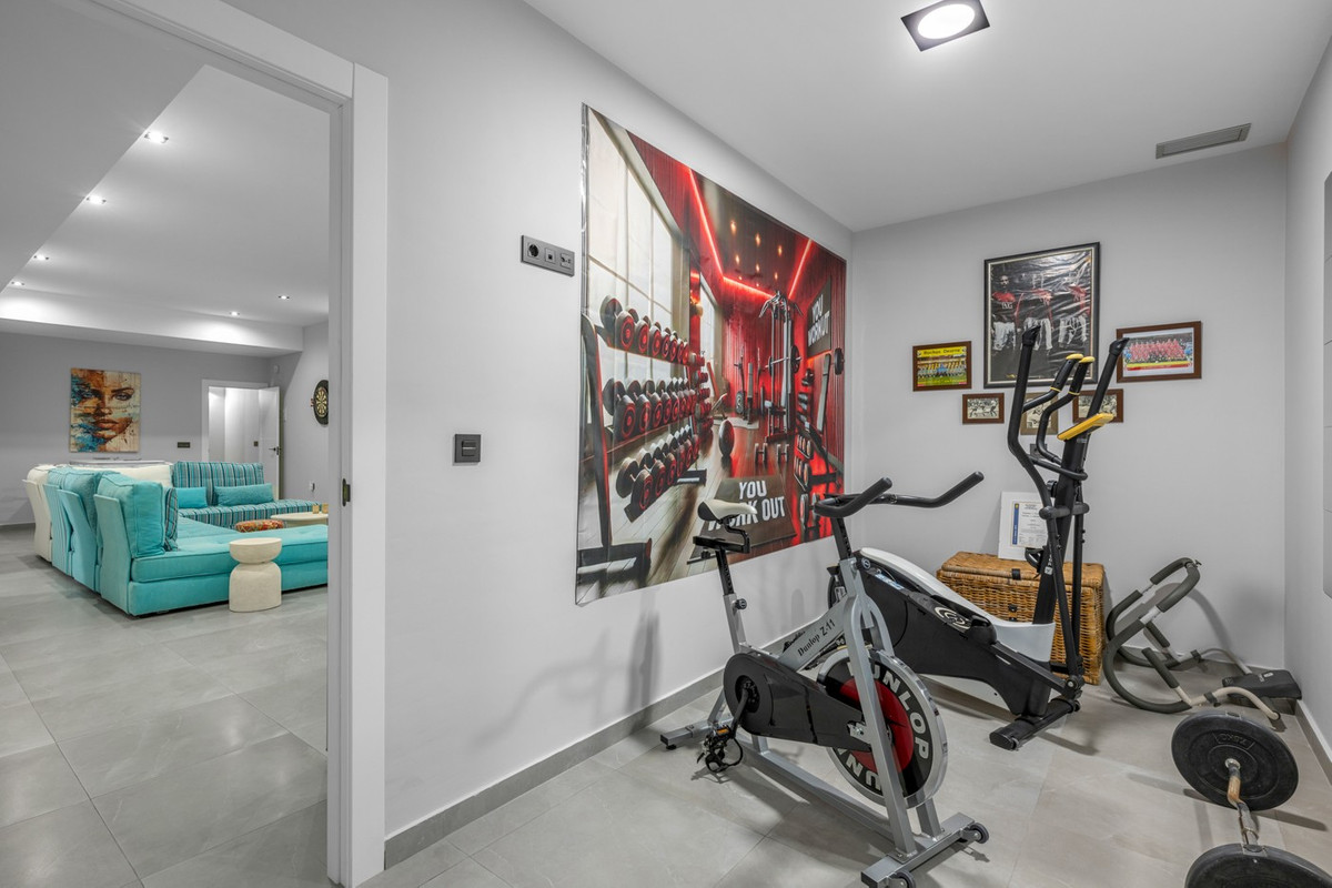 5 Bed Townhouse for sale in Villamartin Costa Blanca, Alicante, Spain