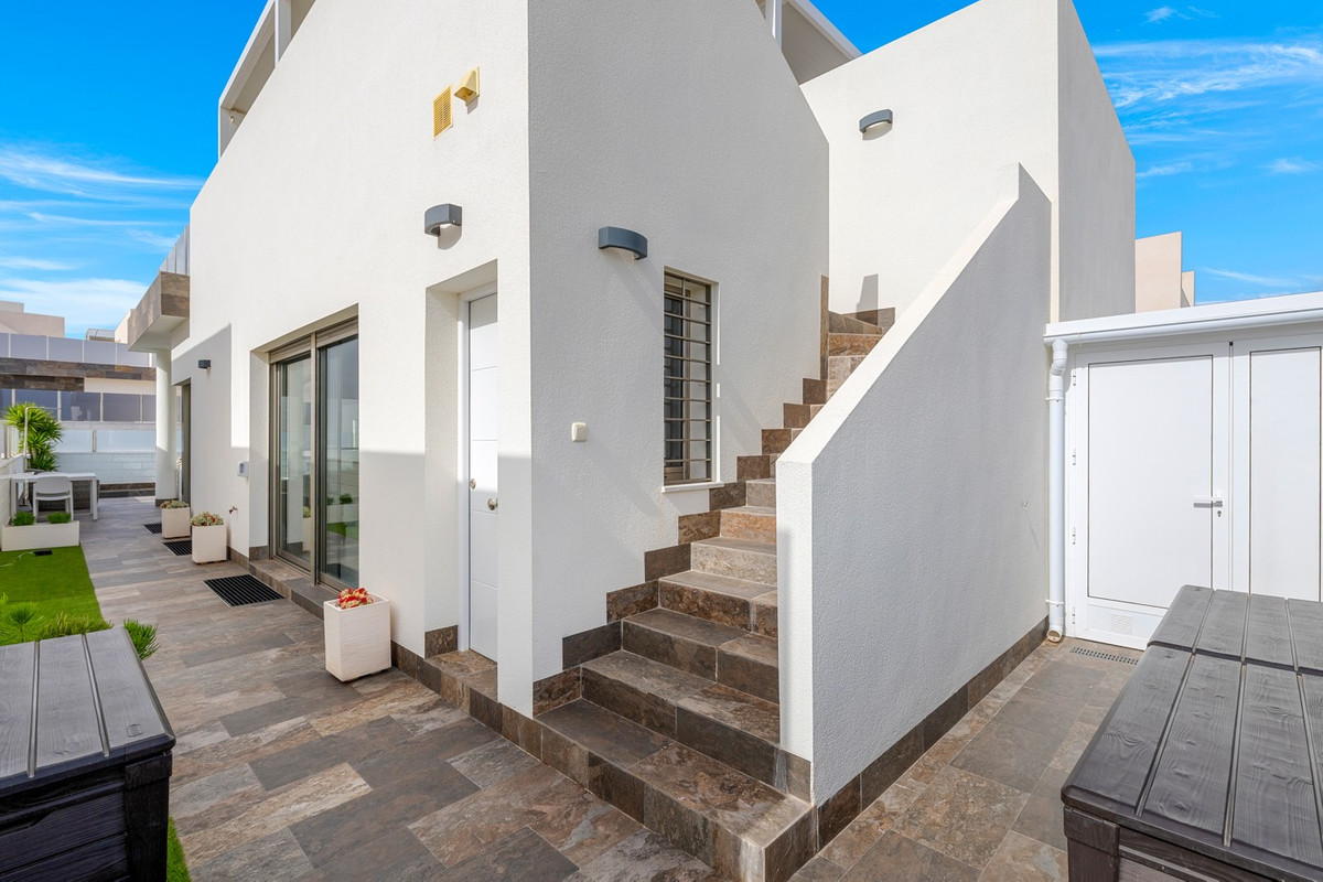 5 Bed Townhouse for sale in Villamartin Costa Blanca, Alicante, Spain