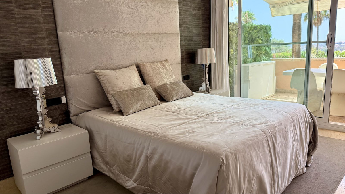 2 Bed Apartment for sale in Nueva Andalucía Costa Del Sol, Málaga, Spain