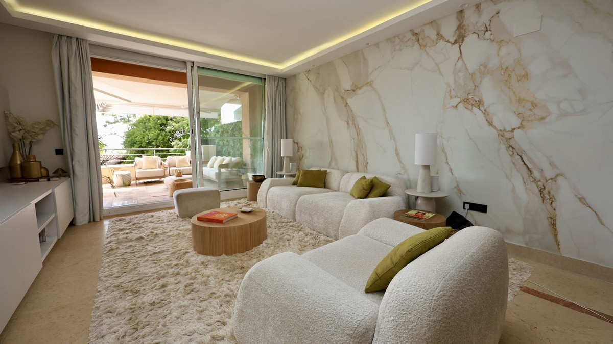 2 Bed Apartment for sale in Nueva Andalucía Costa Del Sol, Málaga, Spain