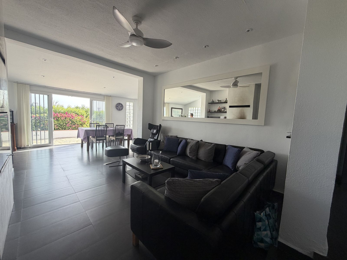 3 Bed Townhouse for sale in La Duquesa Costa Del Sol, Málaga, Spain