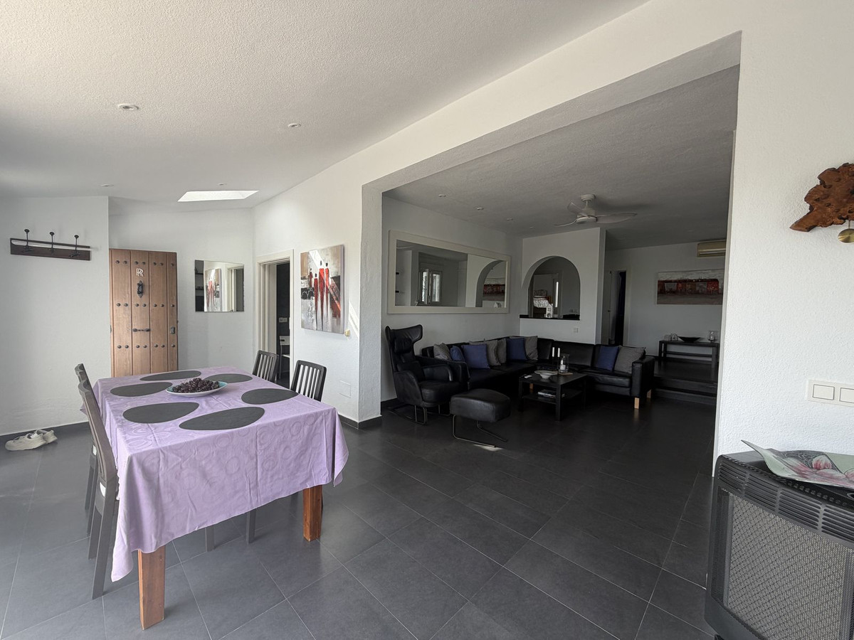 3 Bed Townhouse for sale in La Duquesa Costa Del Sol, Málaga, Spain