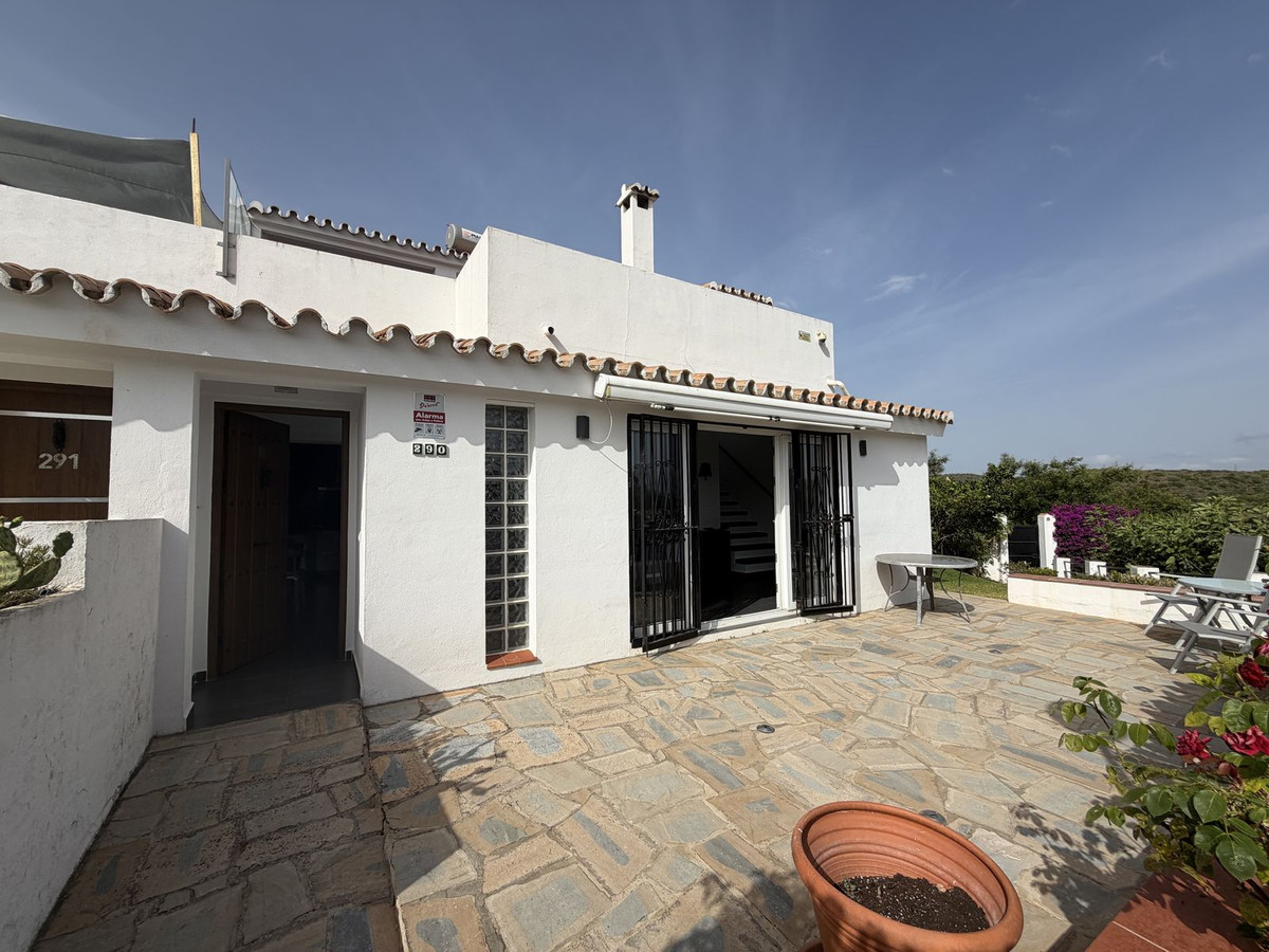 3 Bed Townhouse for sale in La Duquesa Costa Del Sol, Málaga, Spain