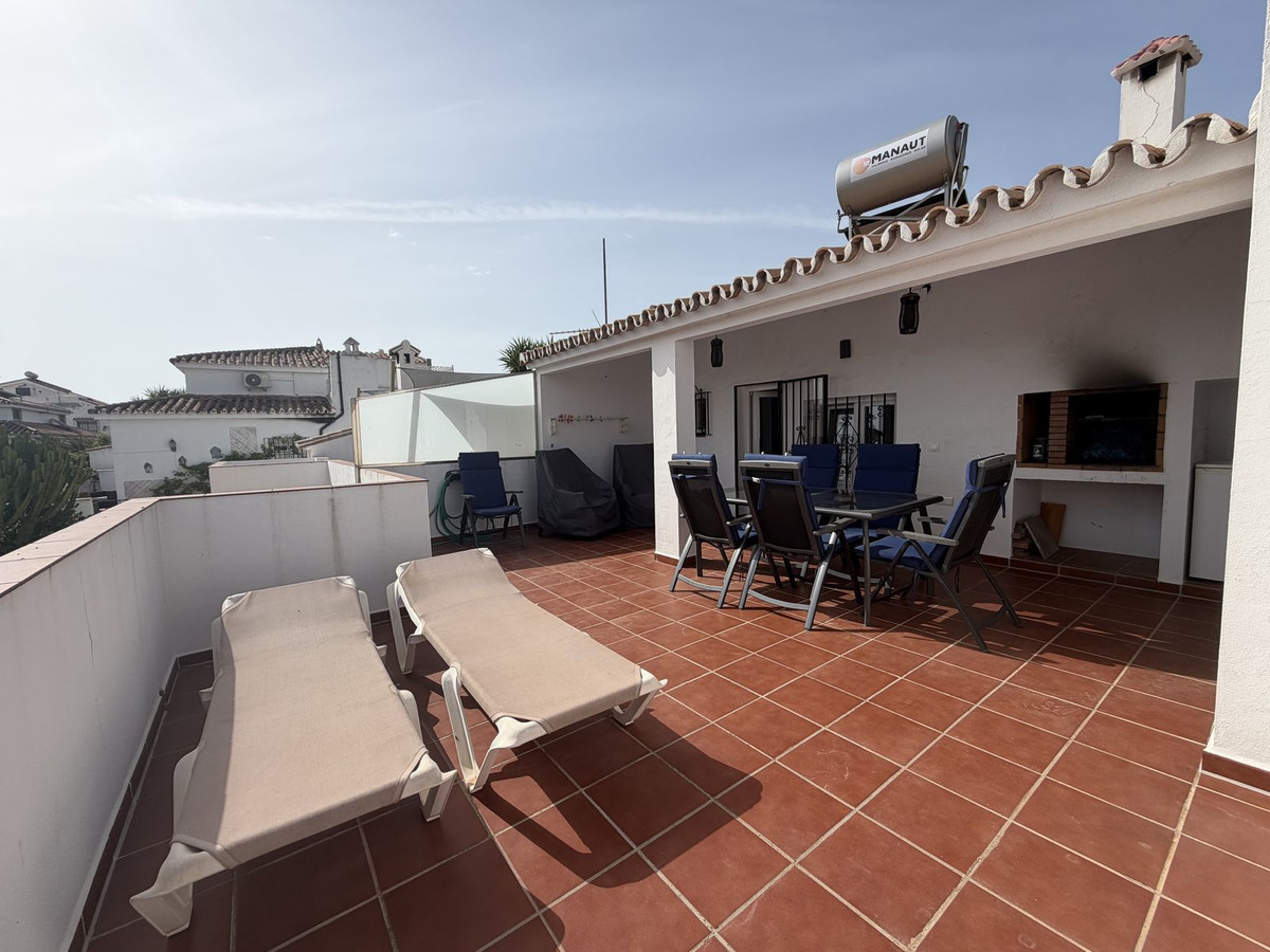 3 Bed Townhouse for sale in La Duquesa Costa Del Sol, Málaga, Spain