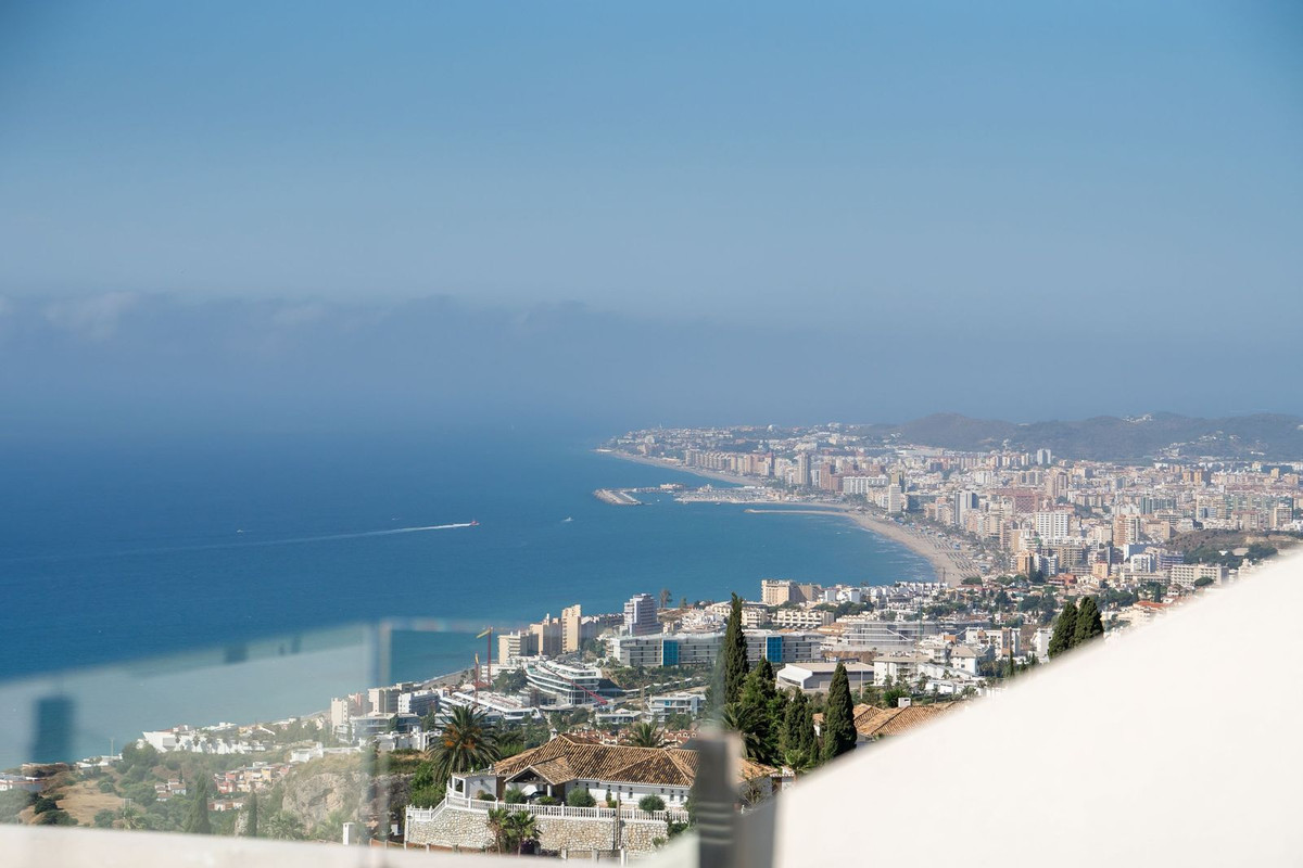 3 Bed Apartment for sale in Benalmadena Pueblo Costa Del Sol, Málaga, Spain