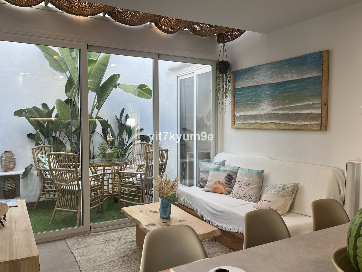 2 Bed Apartment for sale in Estepona Costa Del Sol, Málaga, Spain