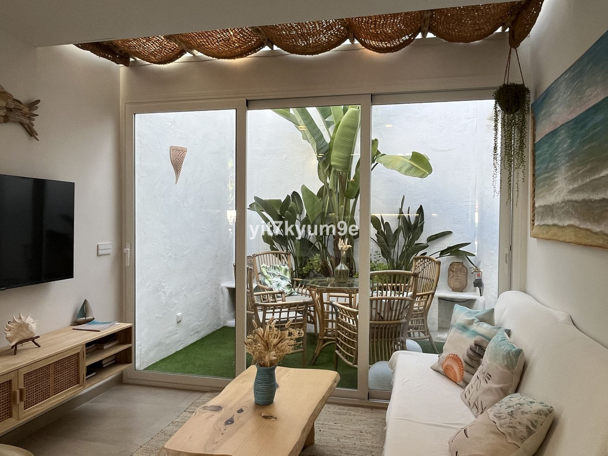 2 Bed Apartment for sale in Estepona Costa Del Sol, Málaga, Spain