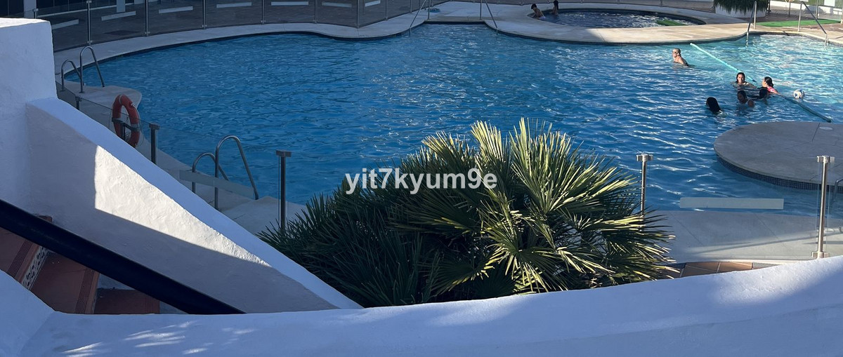 2 Bed Apartment for sale in Estepona Costa Del Sol, Málaga, Spain