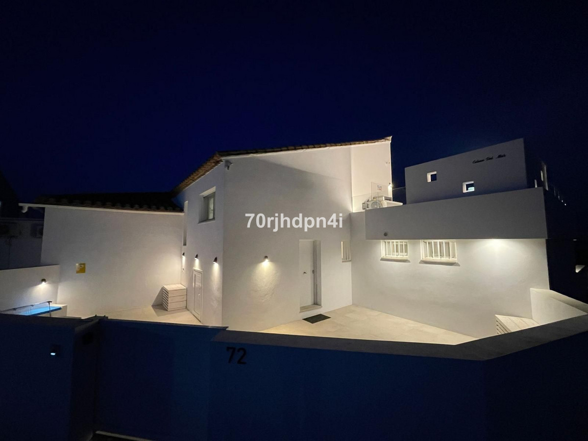 Se vende Villa - Chalet de 4 dormitorios en Costa Del Sol, Málaga, España