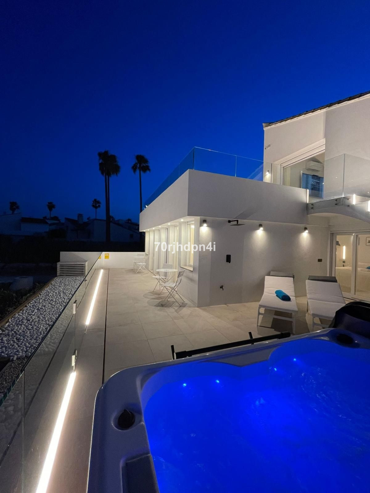 Se vende Villa - Chalet de 4 dormitorios en Costa Del Sol, Málaga, España
