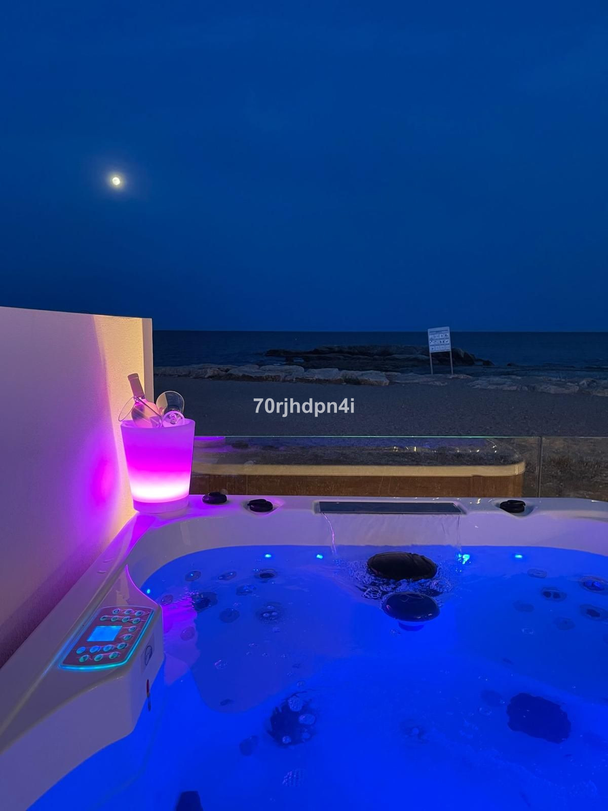 Se vende Villa - Chalet de 4 dormitorios en Costa Del Sol, Málaga, España