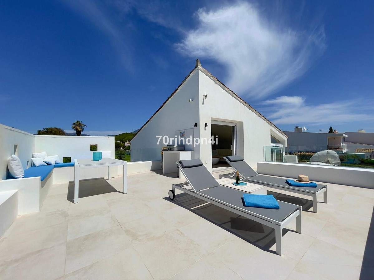 Se vende Villa - Chalet de 4 dormitorios en Costa Del Sol, Málaga, España