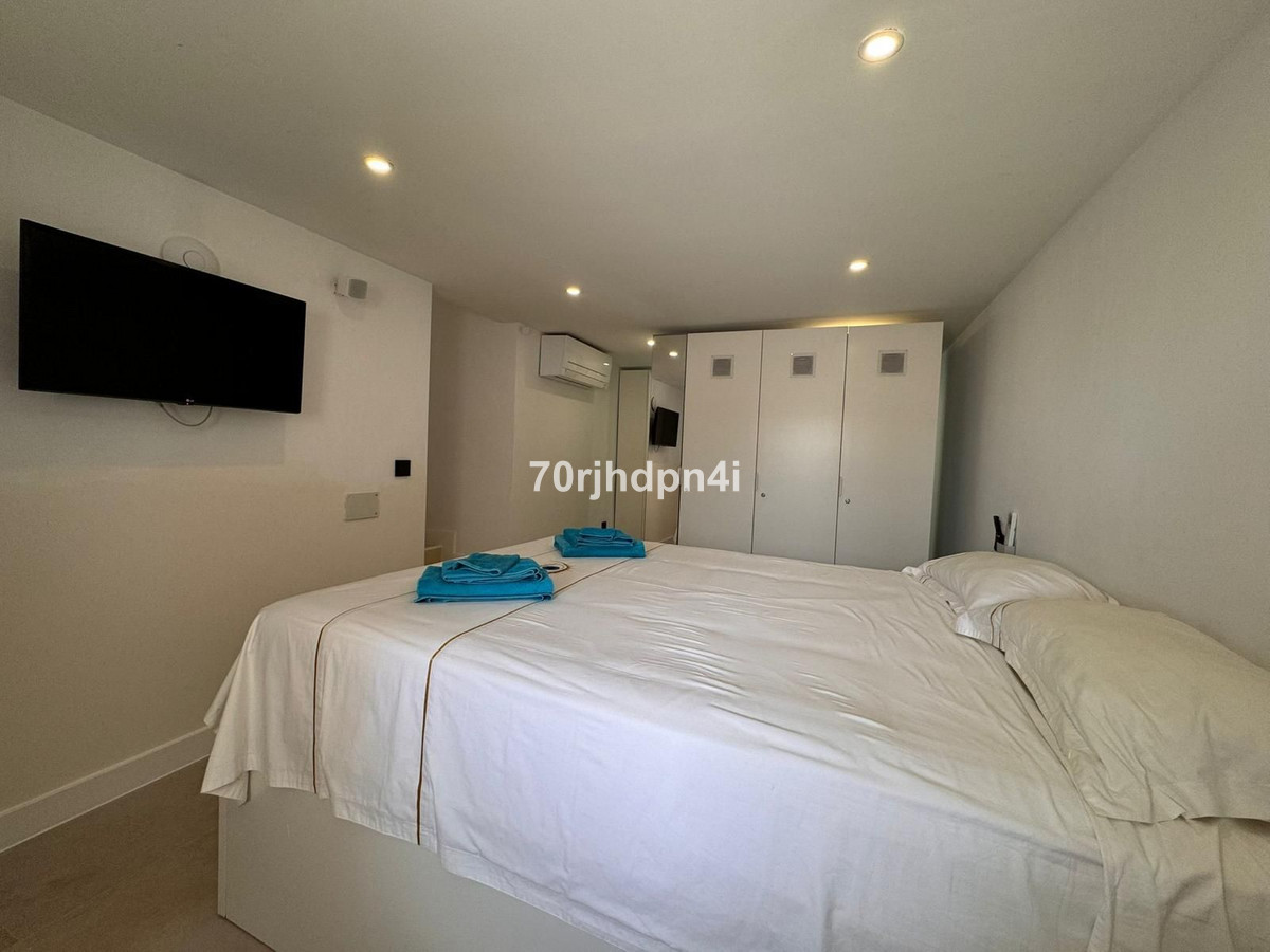 Se vende Villa - Chalet de 4 dormitorios en Costa Del Sol, Málaga, España