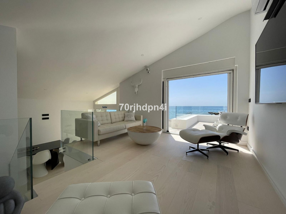 Se vende Villa - Chalet de 4 dormitorios en Costa Del Sol, Málaga, España
