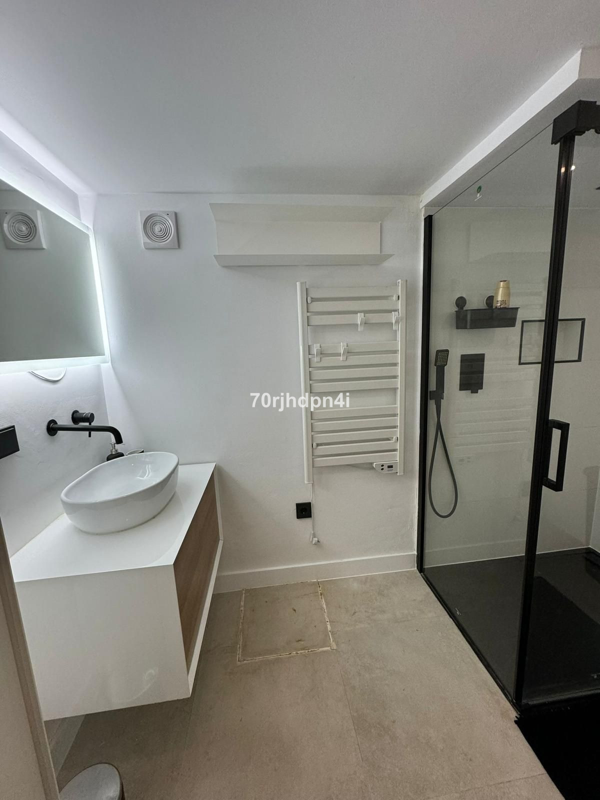 Se vende Villa - Chalet de 4 dormitorios en Costa Del Sol, Málaga, España