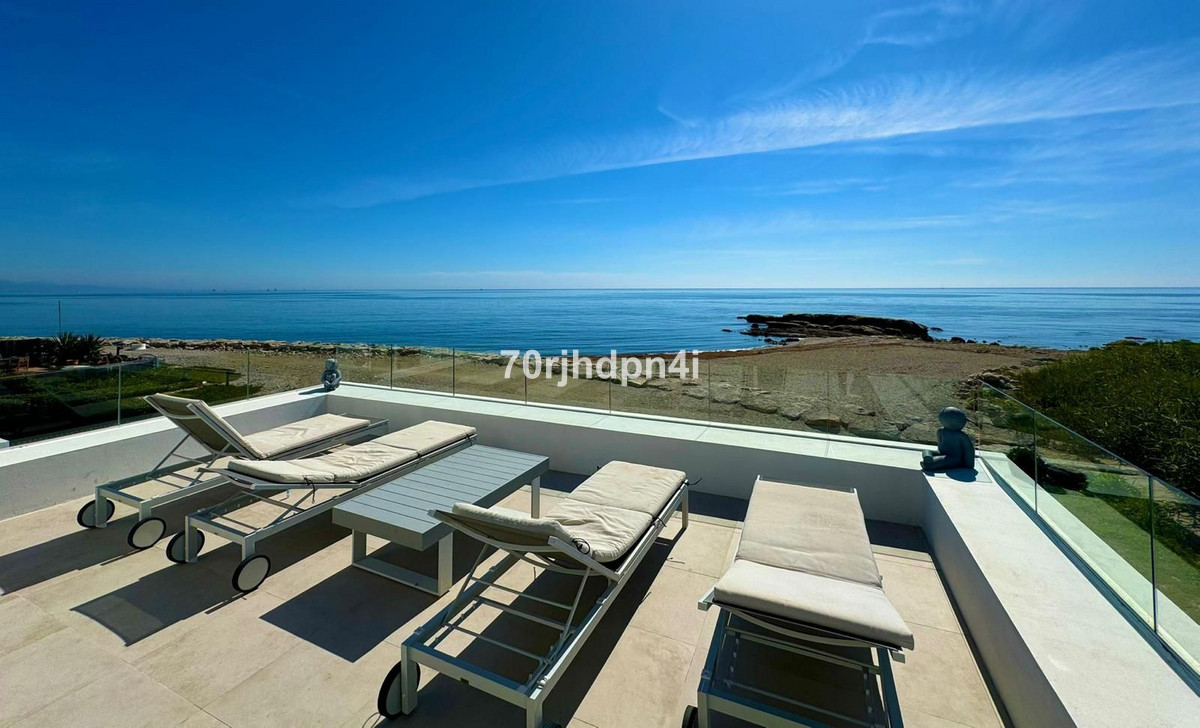Se vende Villa - Chalet de 4 dormitorios en Costa Del Sol, Málaga, España
