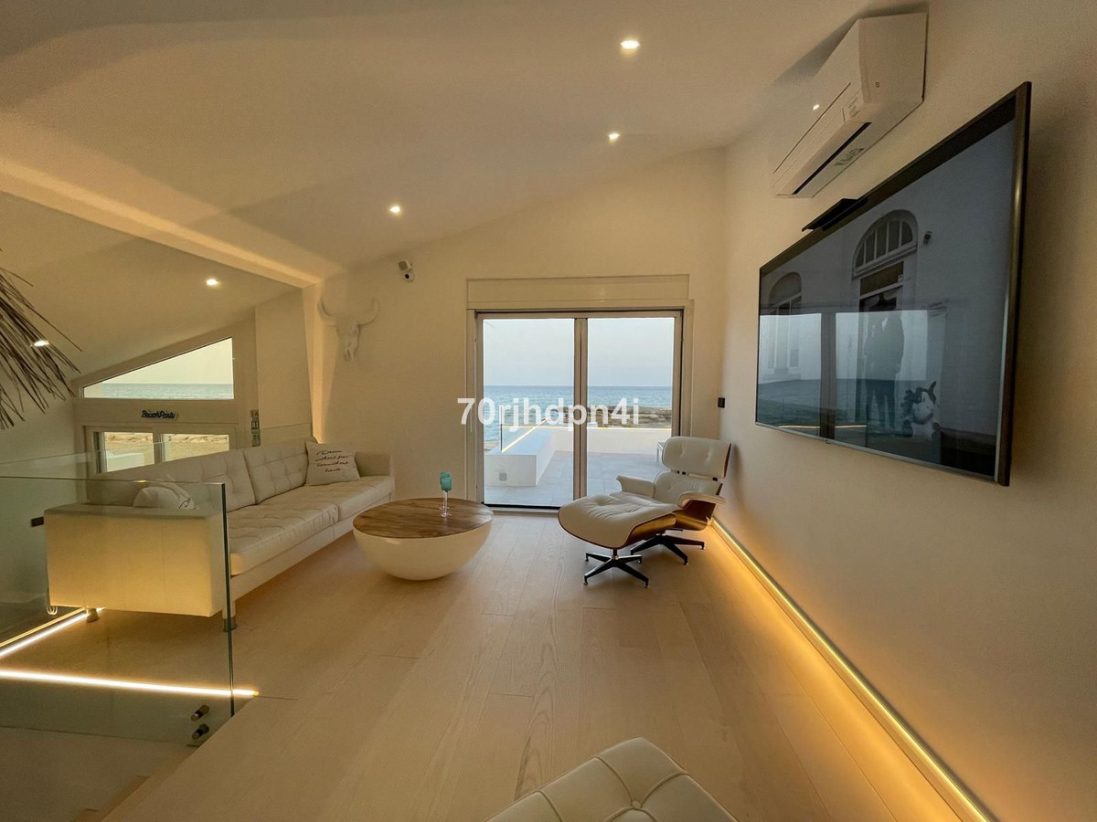 Se vende Villa - Chalet de 4 dormitorios en Costa Del Sol, Málaga, España