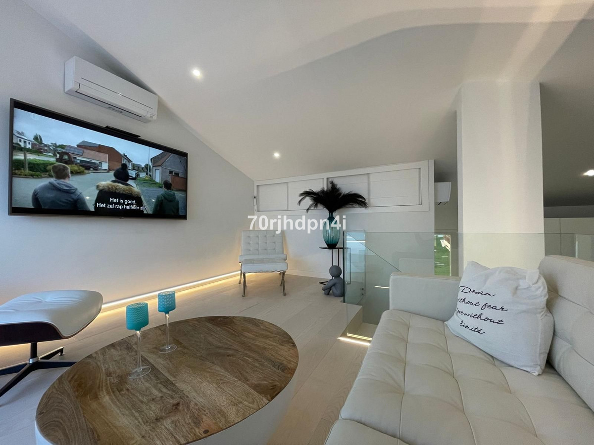 Se vende Villa - Chalet de 4 dormitorios en Costa Del Sol, Málaga, España