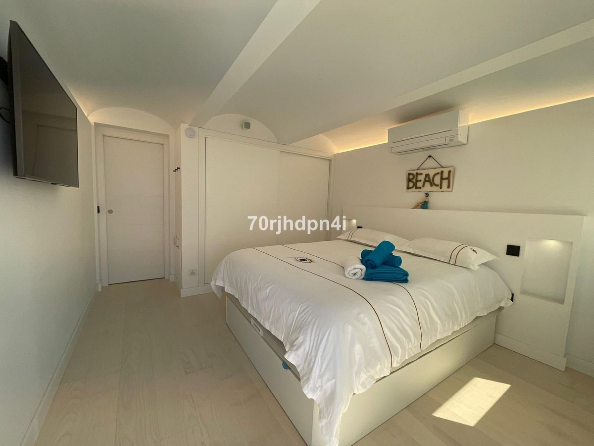 Se vende Villa - Chalet de 4 dormitorios en Costa Del Sol, Málaga, España