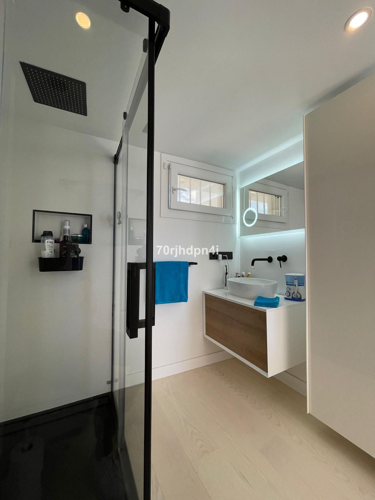 Se vende Villa - Chalet de 4 dormitorios en Costa Del Sol, Málaga, España