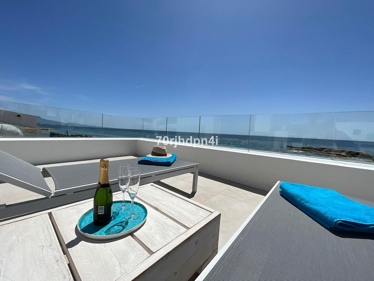 Se vende Villa - Chalet de 4 dormitorios en Costa Del Sol, Málaga, España