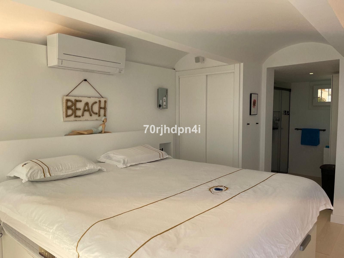 Se vende Villa - Chalet de 4 dormitorios en Costa Del Sol, Málaga, España