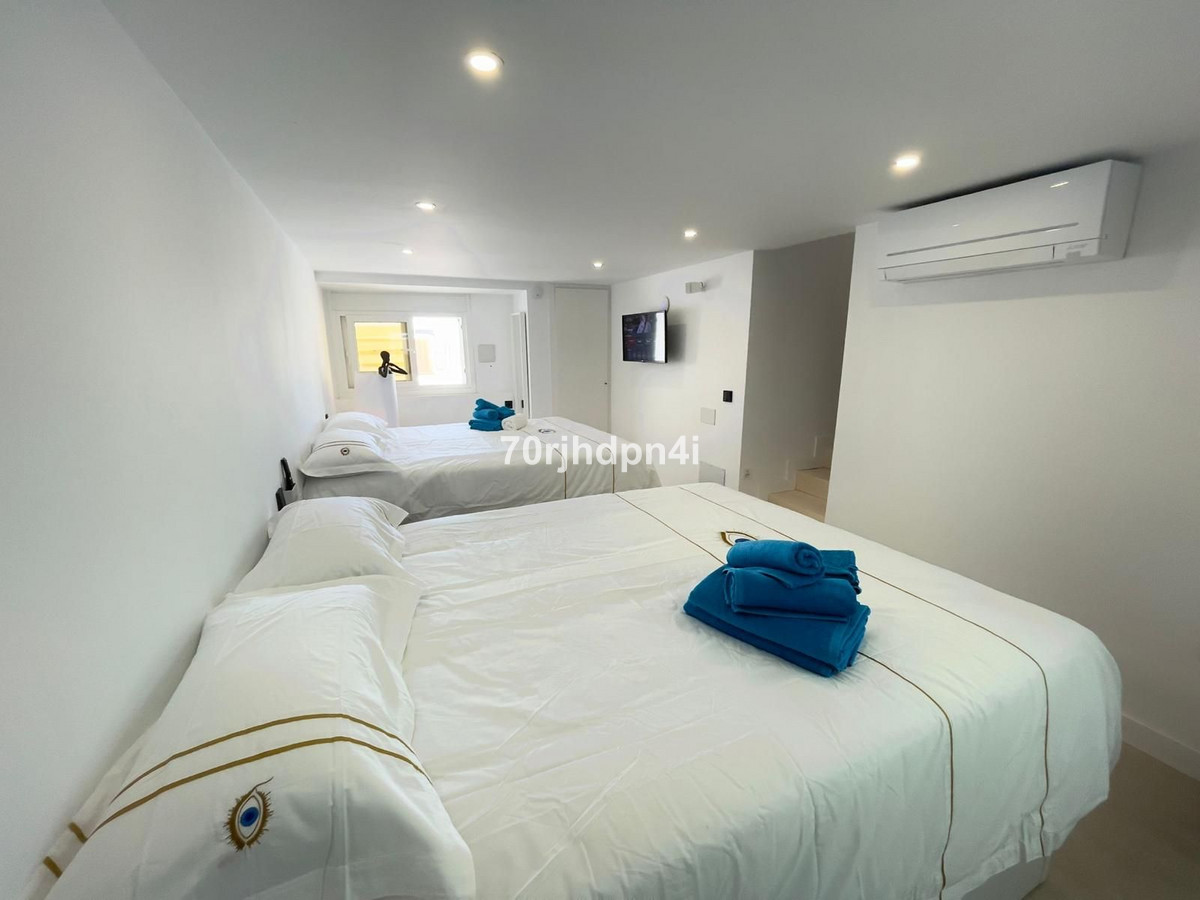 Se vende Villa - Chalet de 4 dormitorios en Costa Del Sol, Málaga, España