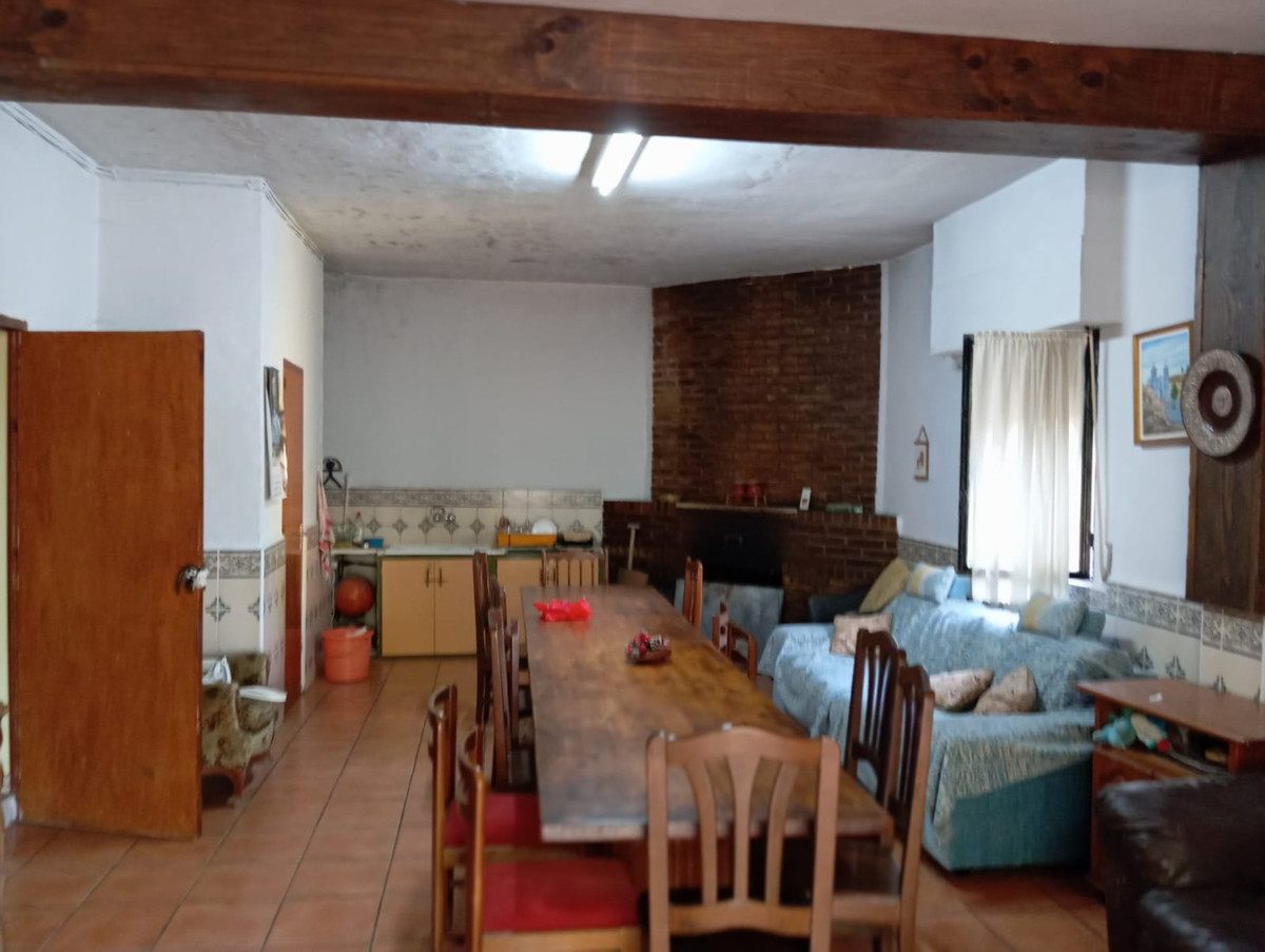 5 Bed Townhouse for sale in Yecla Costa Calida, Murcia, Spain